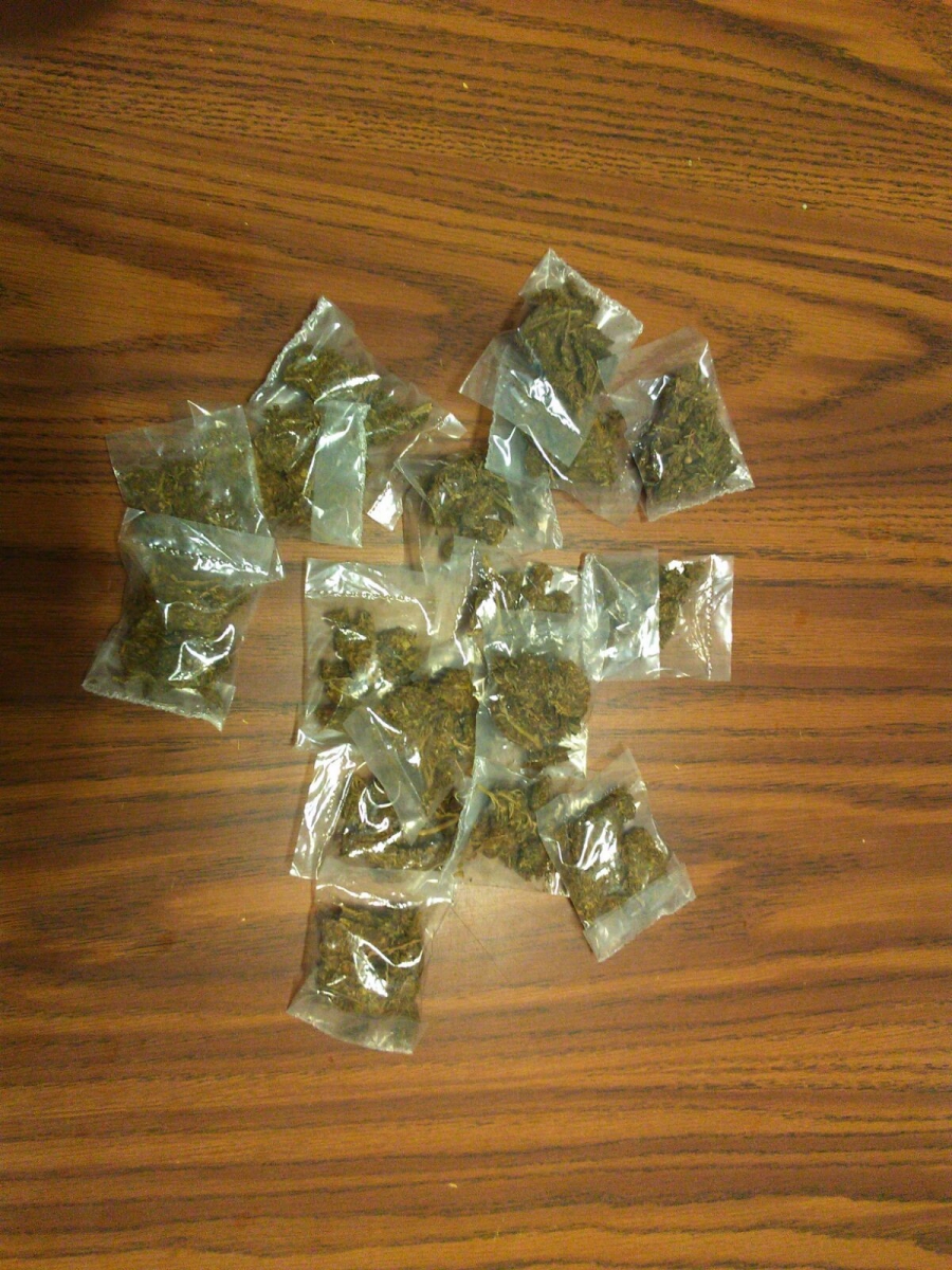 Arrestan a un joven en posesión de marihuana