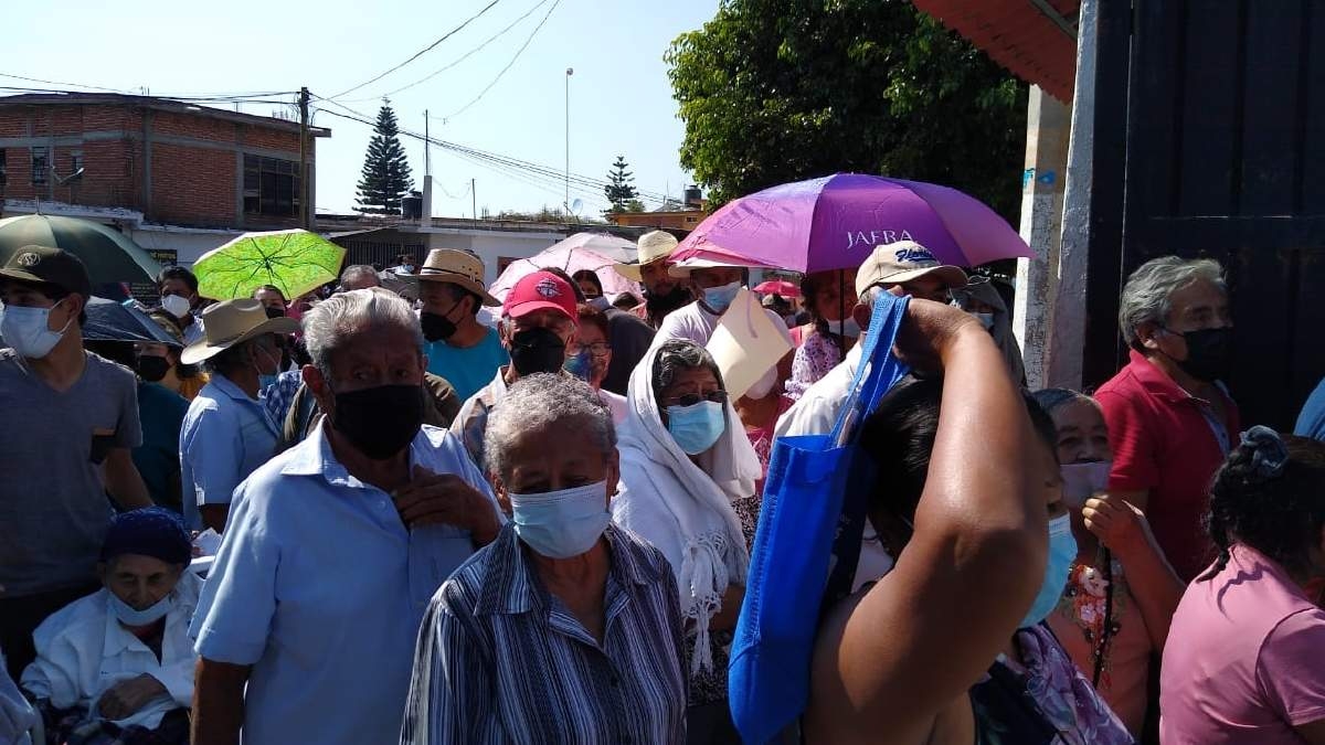 Se quedan sin refuerzo anticovid adultos mayores de Jantetelco