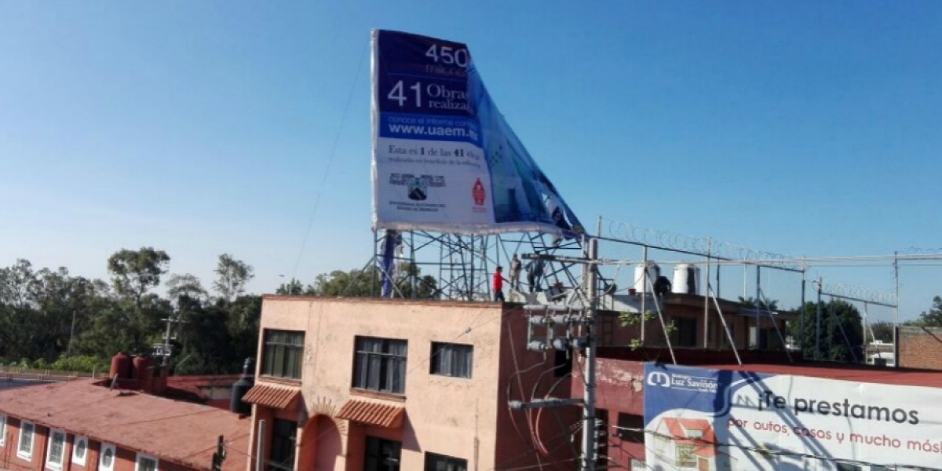 La mayoría de anuncios espectaculares son irregulares