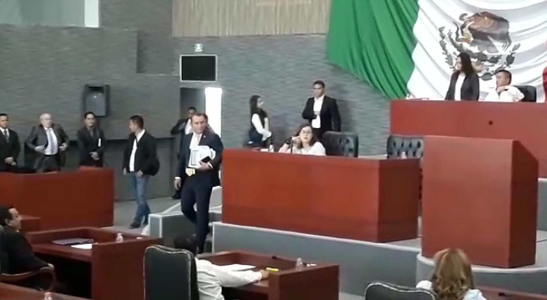 Lamentan diputados actitud de secretario de Gobierno