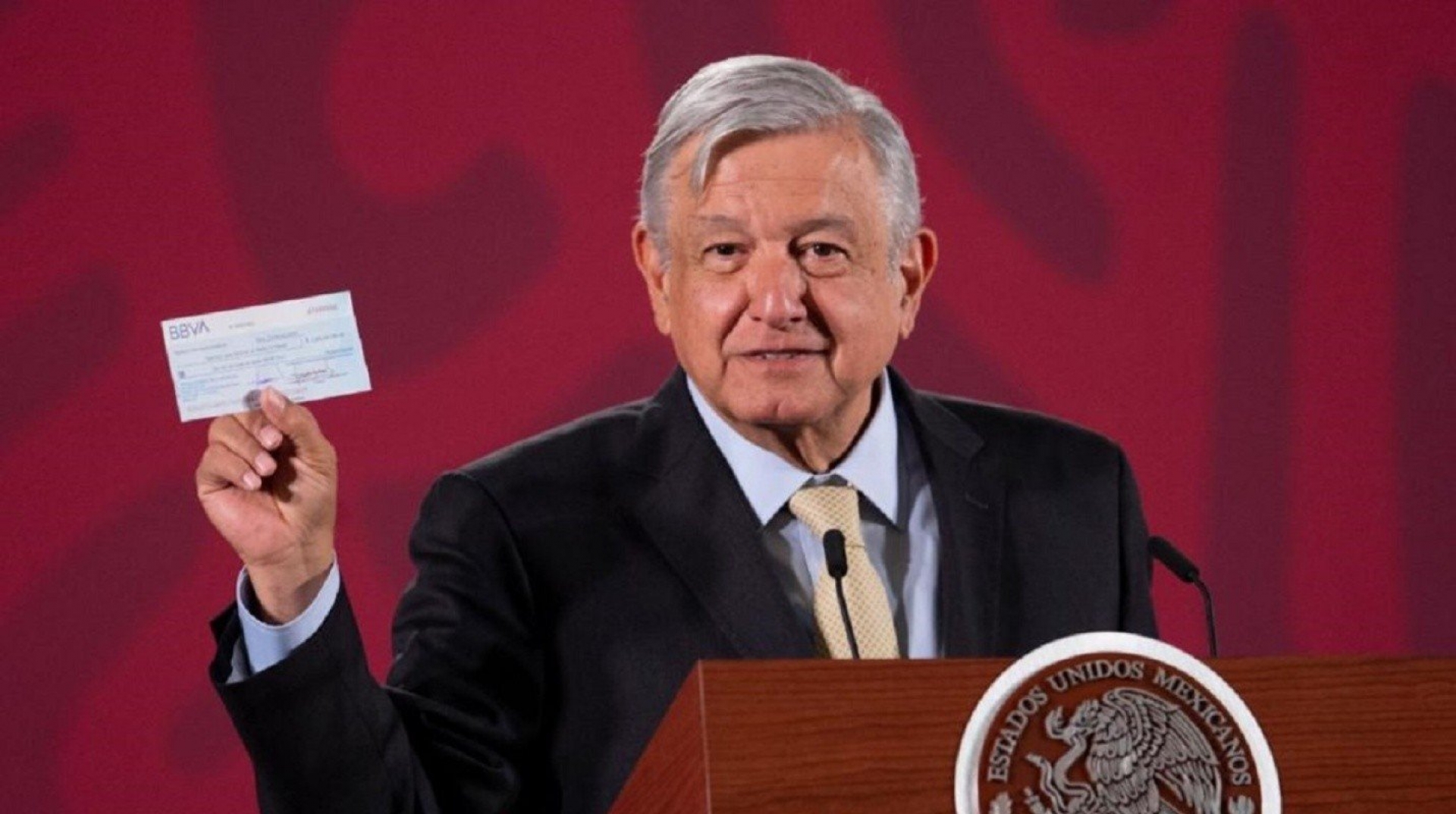 Rebotan cheque para pagar premios de la rifa del avión presidencial