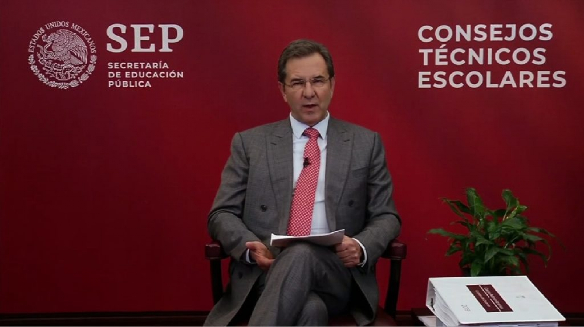 La SEP propone que estados sostengan a universidades