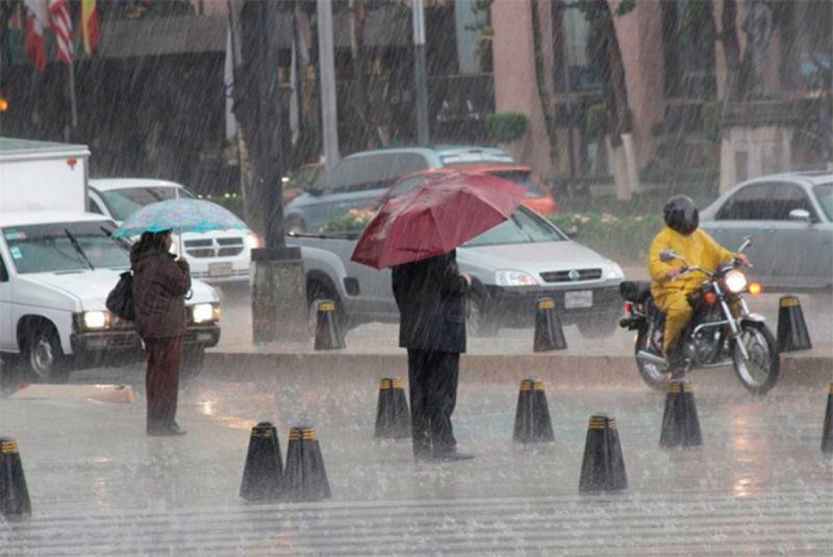 Continuarán fuertes lluvias en gran parte del país