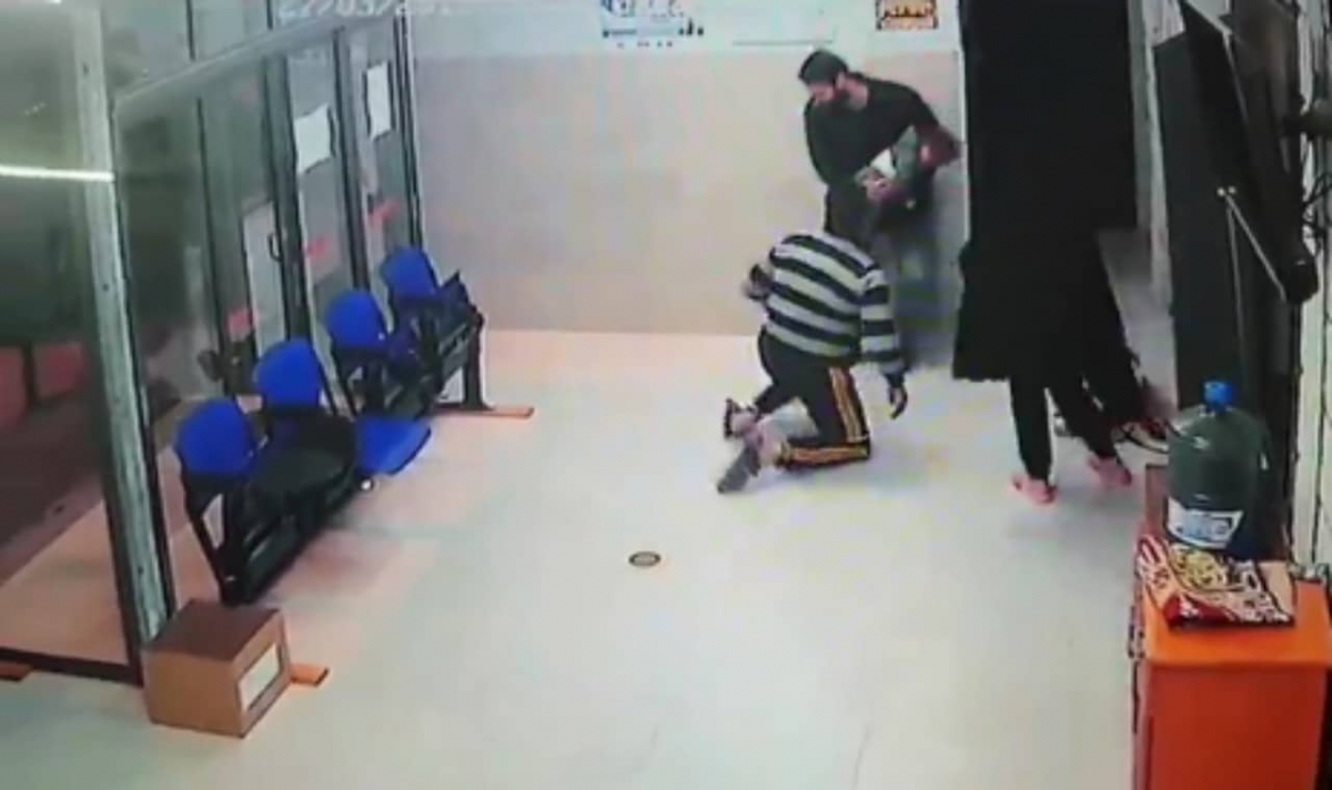 Médico salva a niña de morir asfixiada