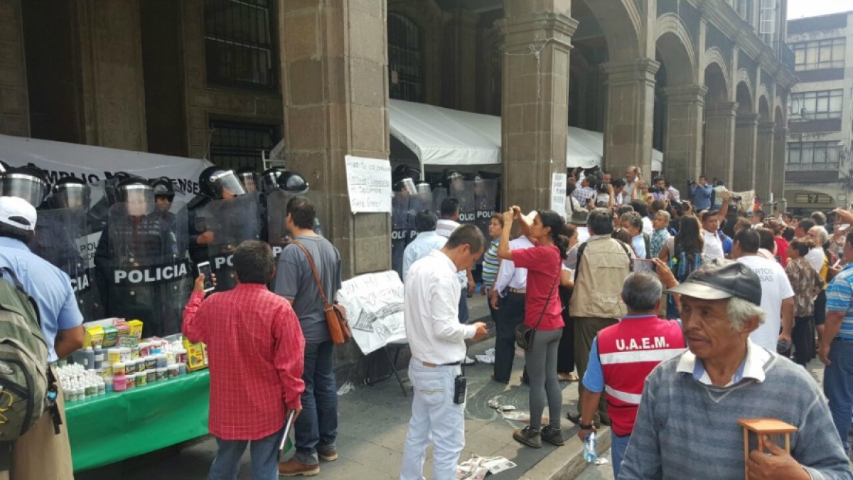 Otro desalojo en el palacio de gobierno