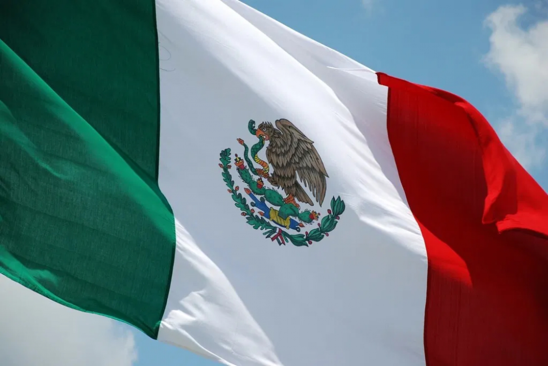 ¿Por qué el 24 de febrero se celebra el Día de la Bandera?