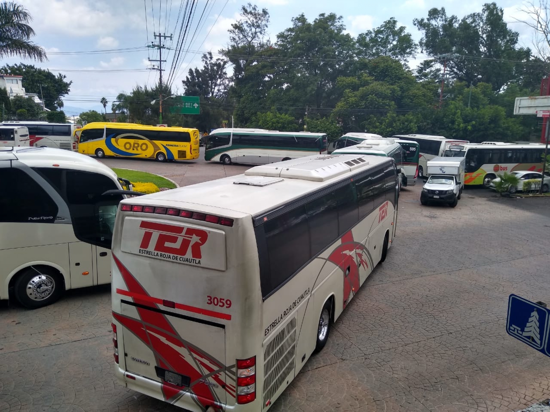 Estudiantes de la Normal de Amilcingo se movilizan en Cuernavaca