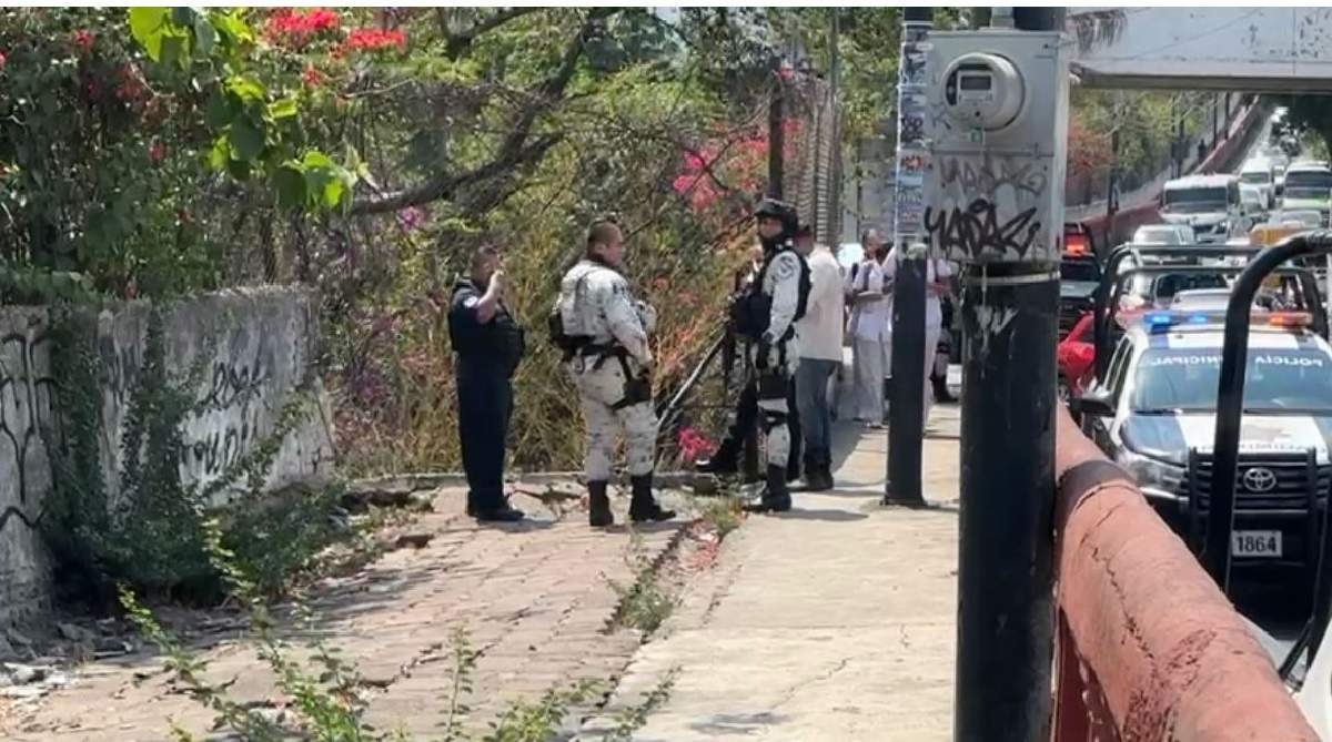 Encuentran un cadáver en la barranca de Amanalco