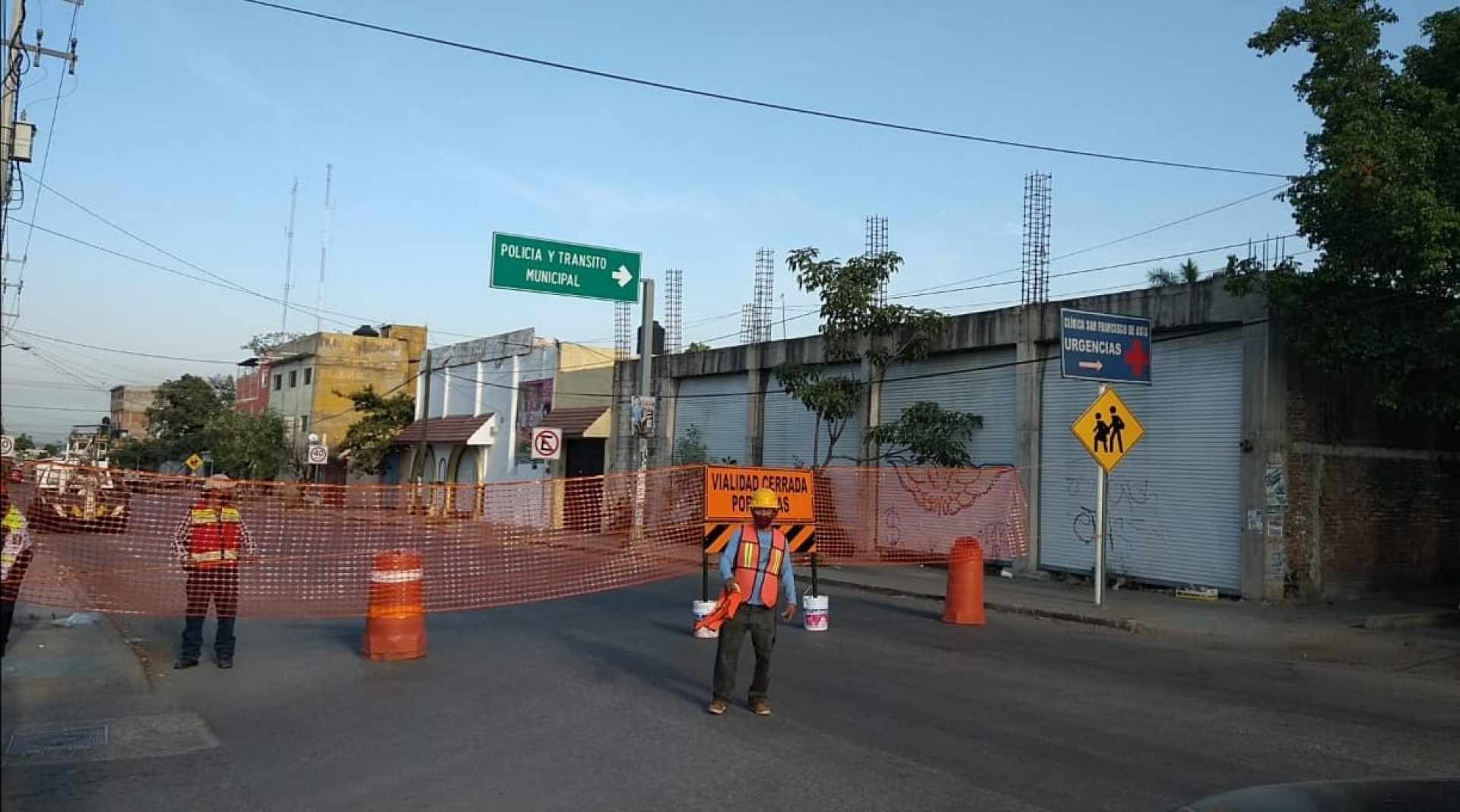 Cierran avenida Ejército Libertador de Cuautla por reparación en puente