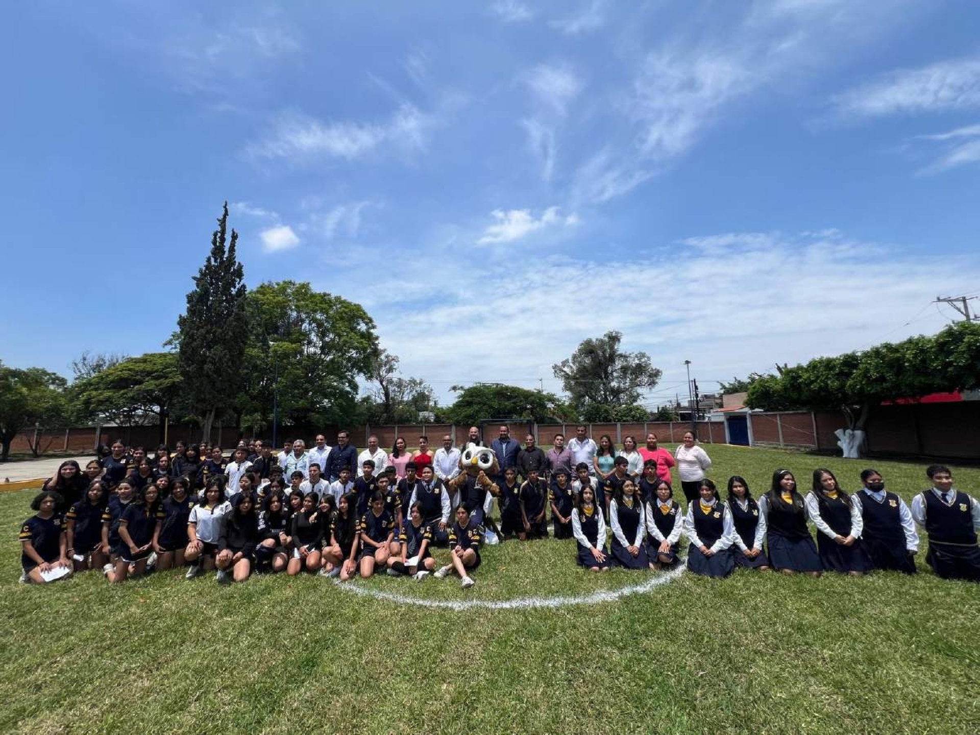 Entrega Ayuntamiento de Cuautla cancha a Secundaria 'Antonio Caso'