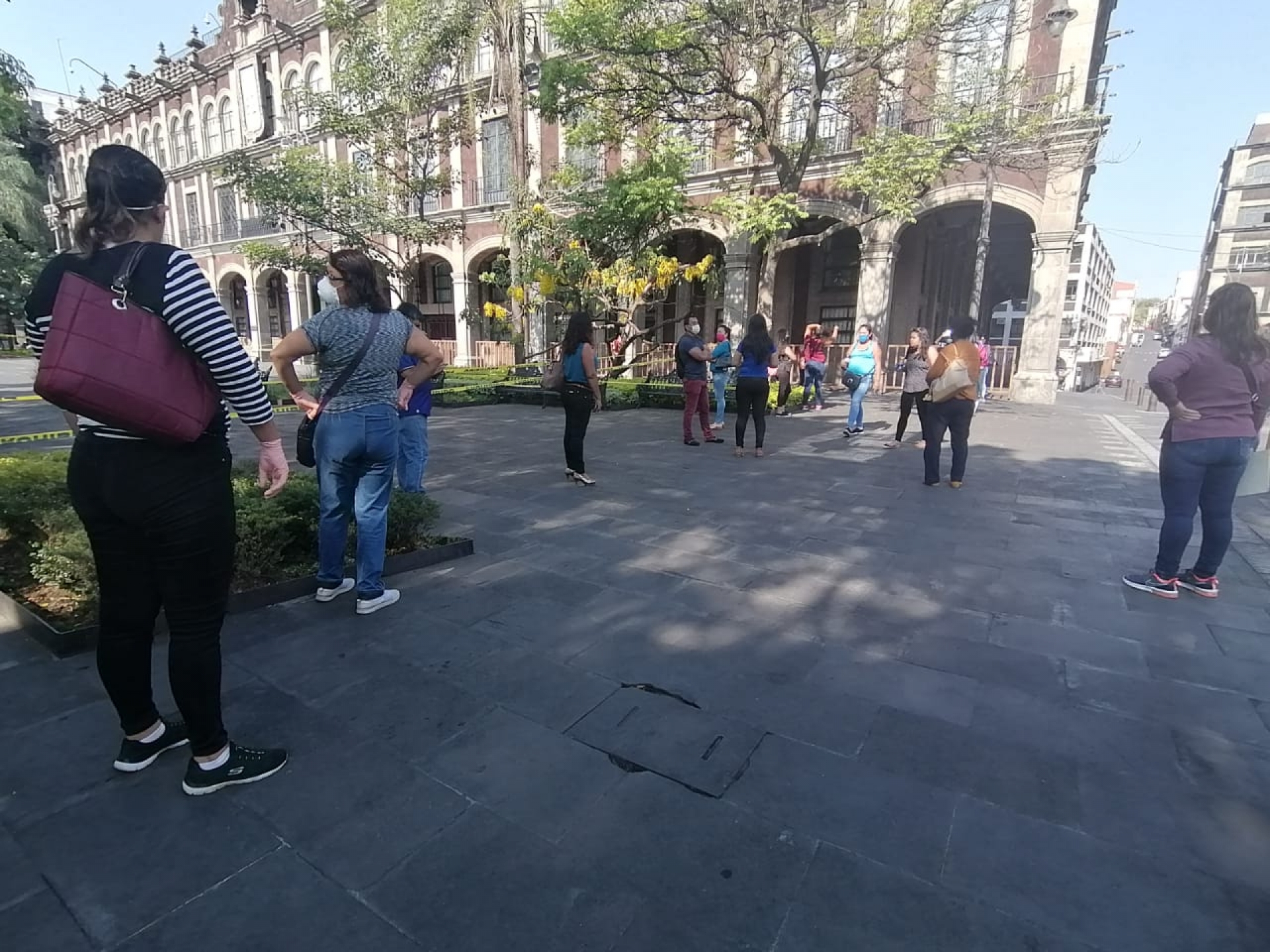 Esperan trabajadores de Mosaicos Venecianos reunirse con autoridades estatales