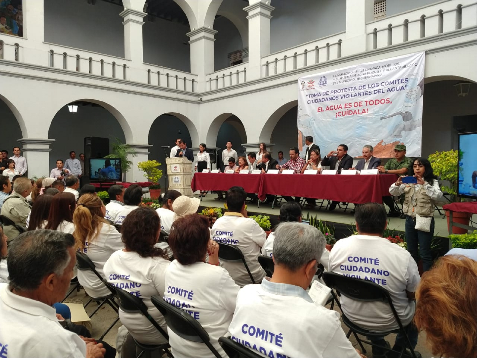 Toma protesta alcalde capitalino a comités ciudadanos vigilantes del agua