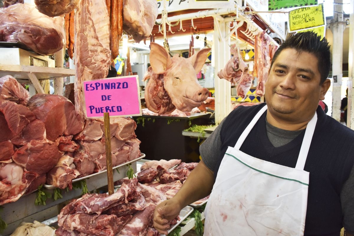 Reportan malas ventas carniceros del mercado ALM