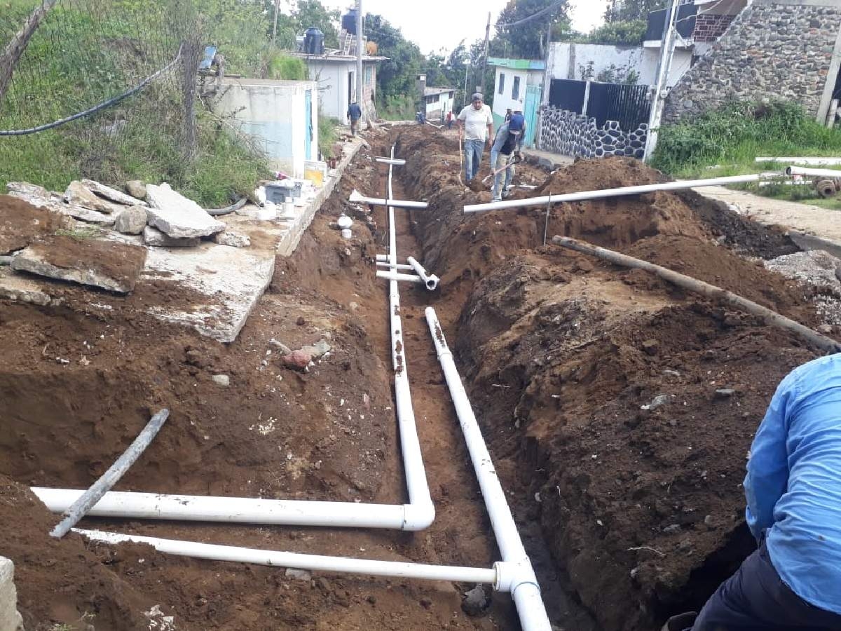 Vecinos de Hueyapan dudan de calidad en obras sin proyecto