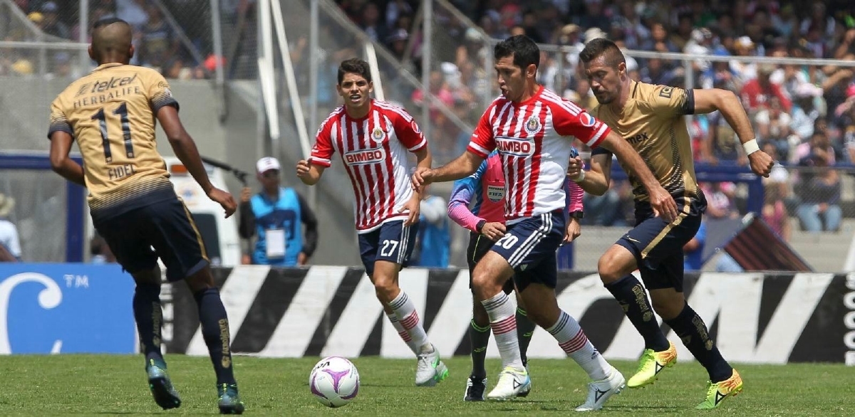 Pumas y Chivas enfrentan primer desafío
