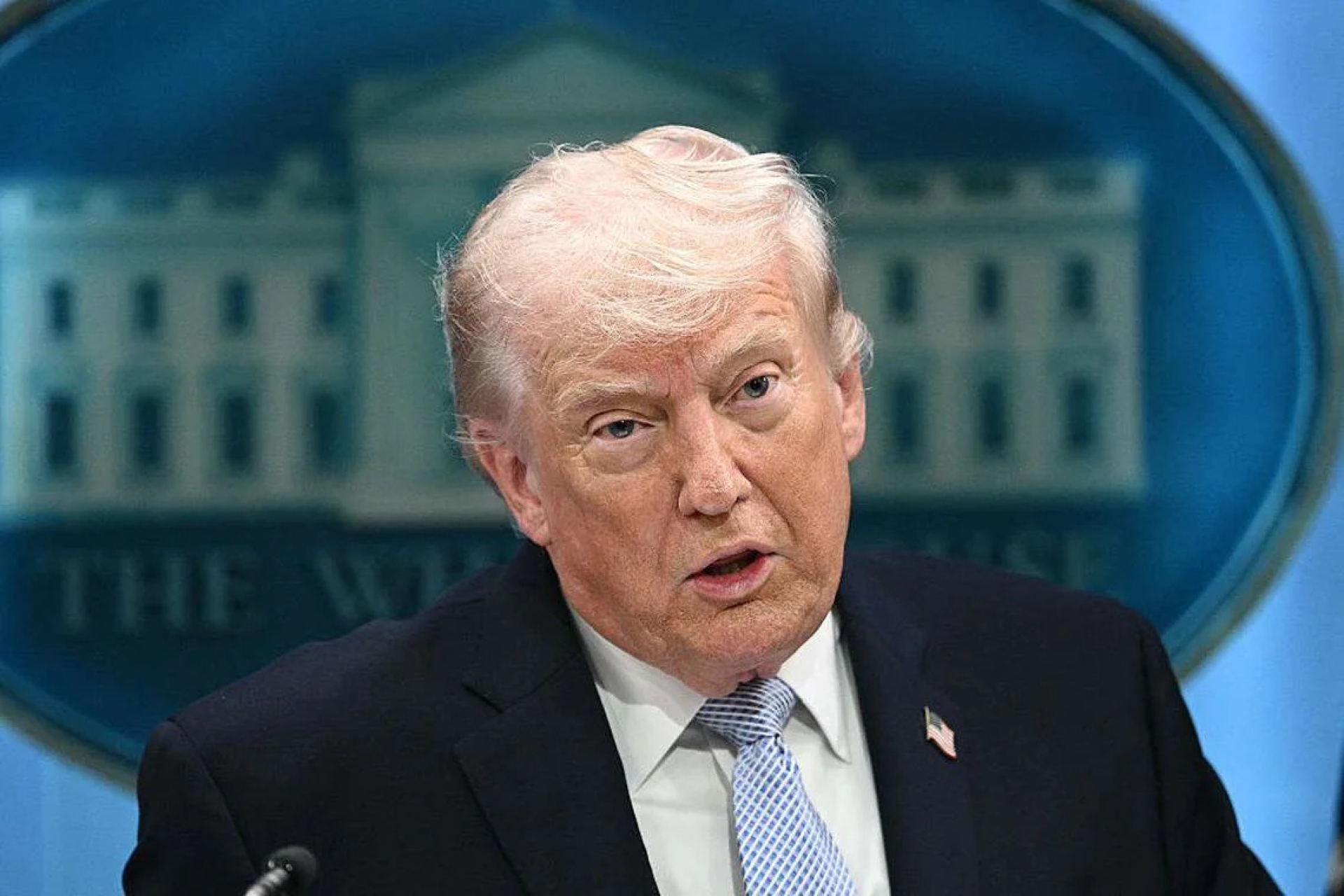 Trump afirma que Irán usa el Estrecho de Ormuz para extorsionar al mundo