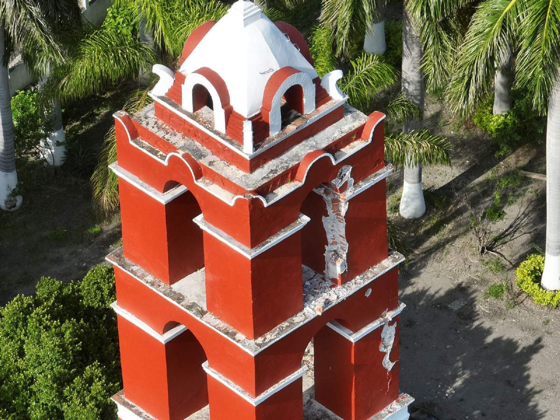 Impacta rayo torre de capilla en Panchimalco
