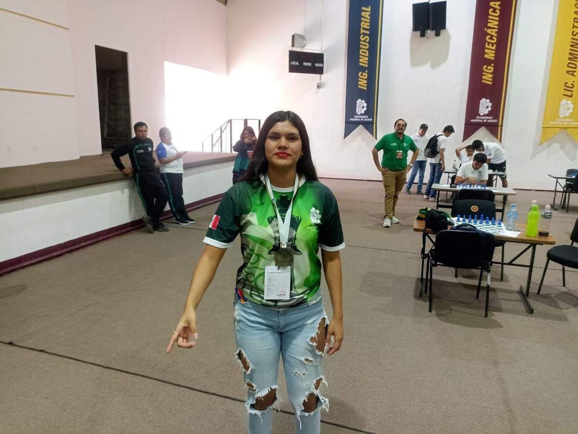 Alumna ayalense logra primer lugar y pase al Nacional de Ajedrez