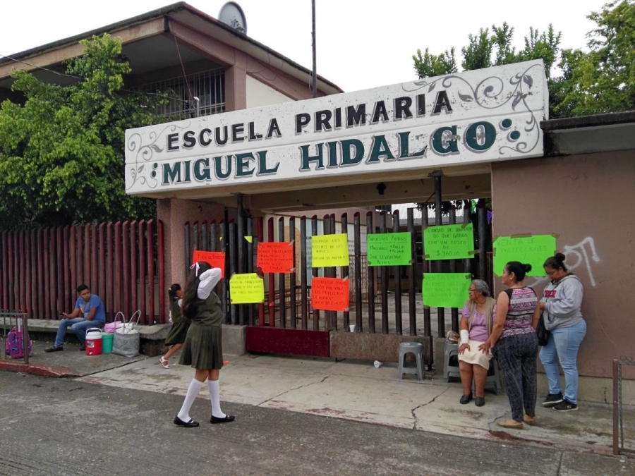 Sin respuesta, petición para remover a director de una primaria de Puente de Ixtla