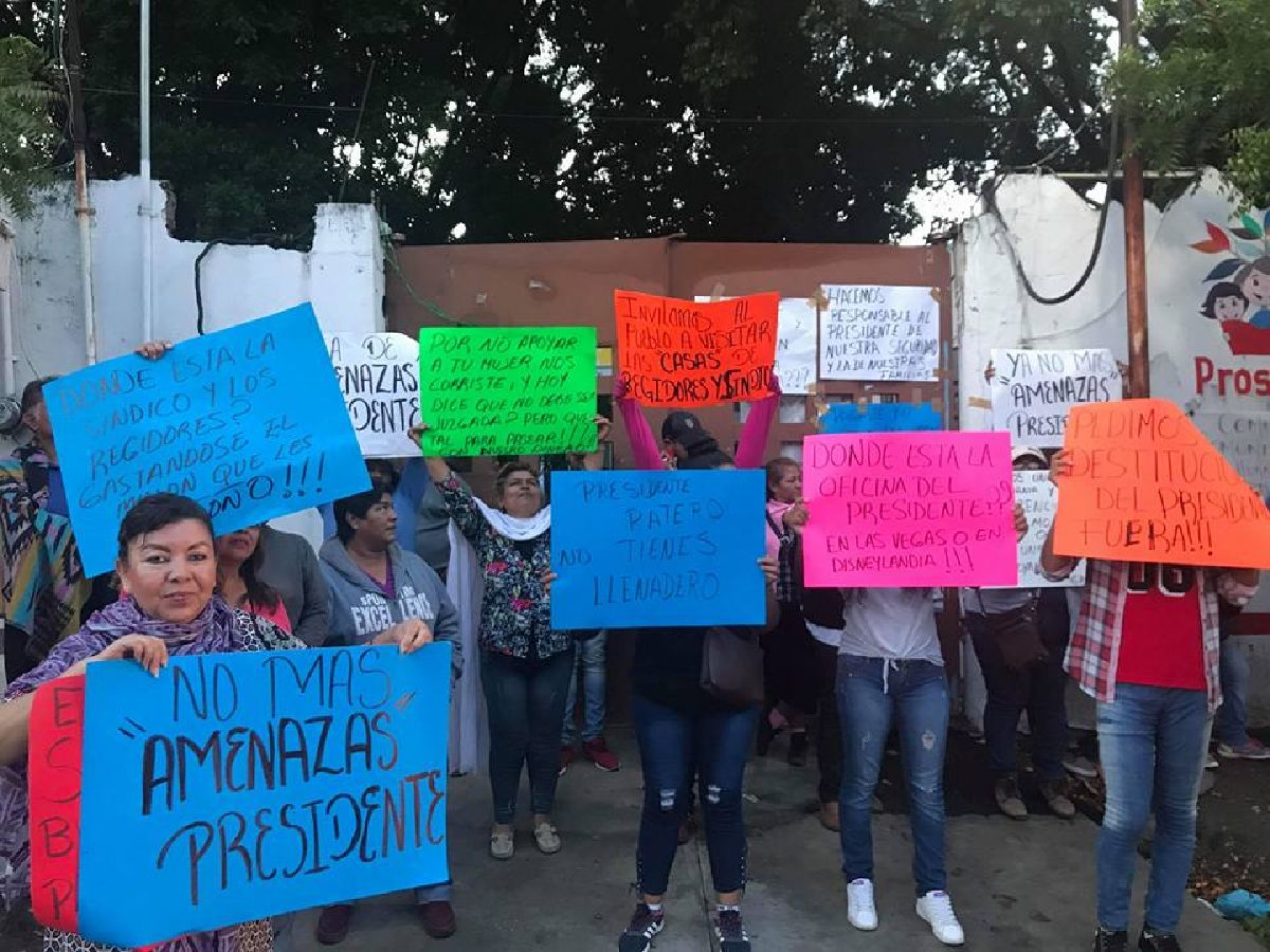 De nuevo protestan exempleados de Ayala en exigencia del pago de su sueldo y prestaciones