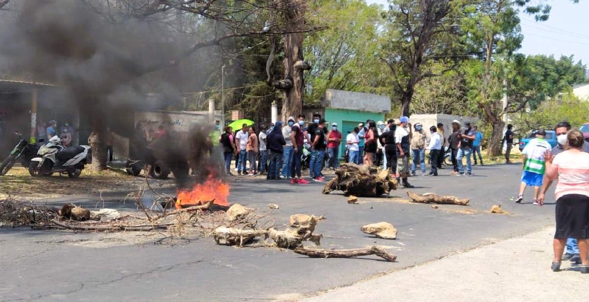 Vecinos de Jumiltepec protestan por presuntas anomalías en conteo de votos