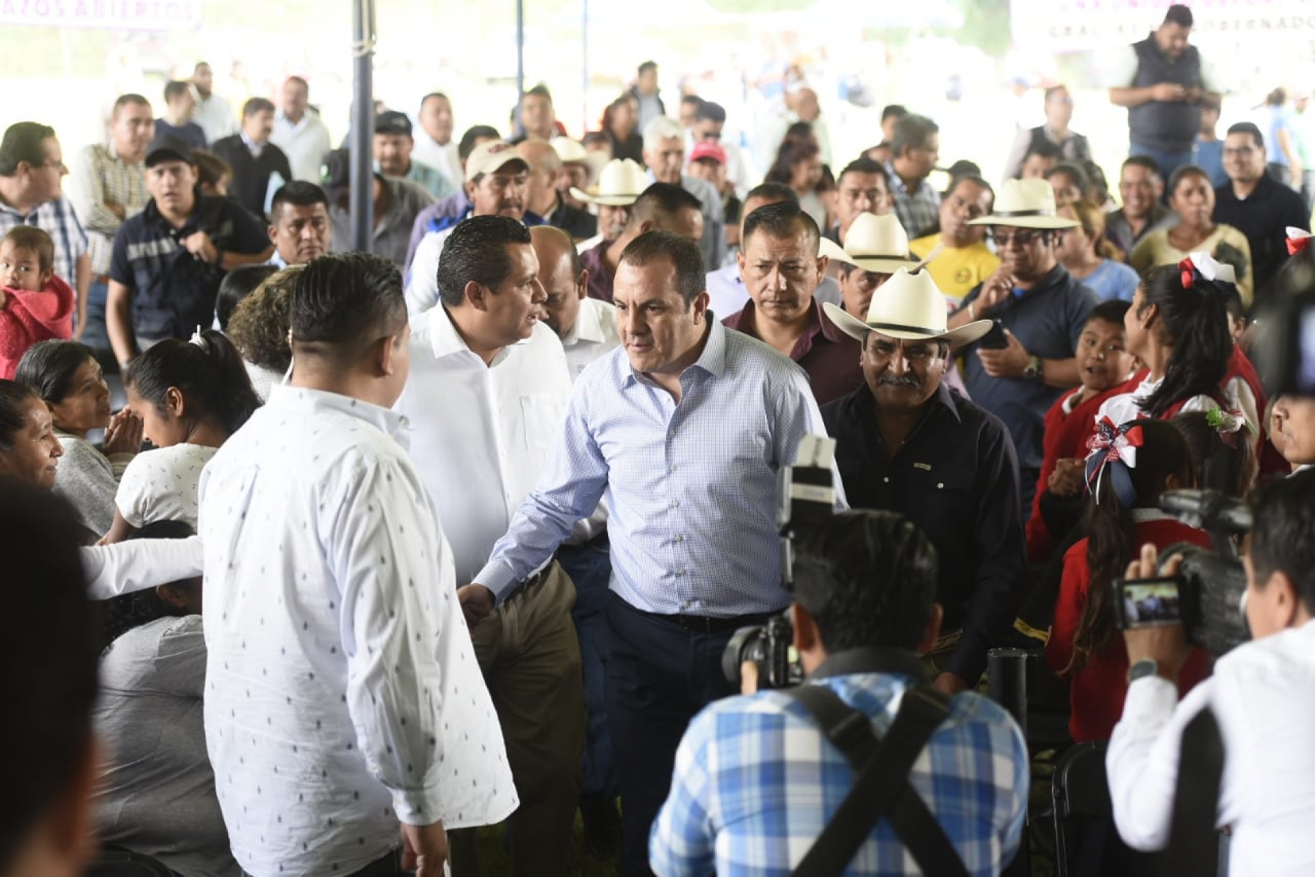 Entrega gobernador obra para incrementar abastecimiento de agua potable en Nepopualco