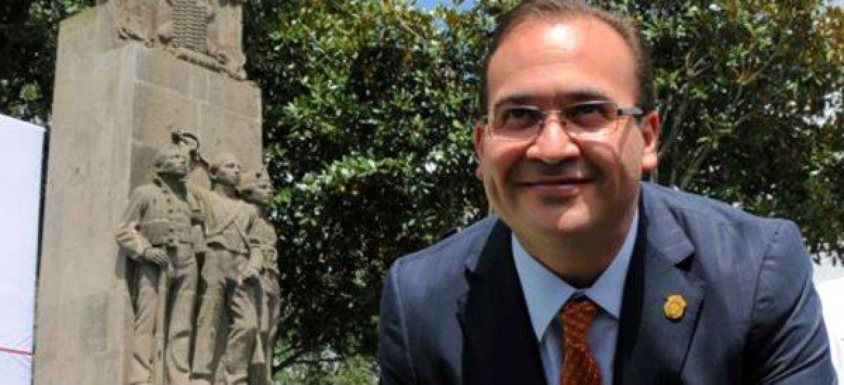 Reaparece Duarte… en Facebook