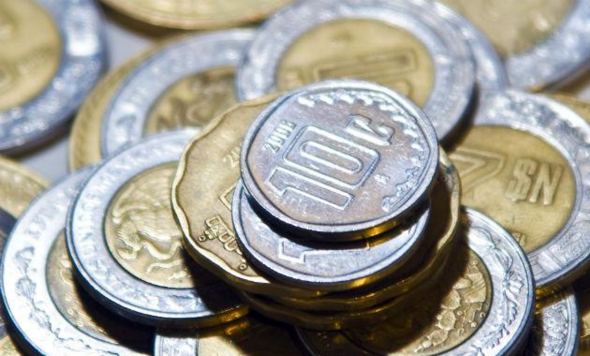 El peso es el más rentable del mes, aún con Trump
