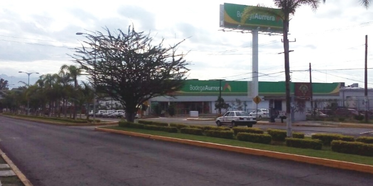 Asaltan a 16 empleados de una tienda de autoservicio en Yautepec; sustraen electrodomésticos