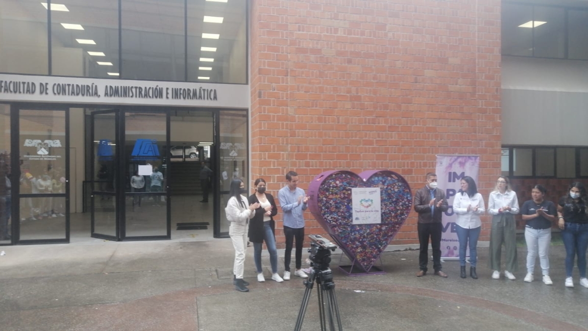 Vacía Impajoven contenedor 'Tapitas para la vida' en la FCAeI-UAEM