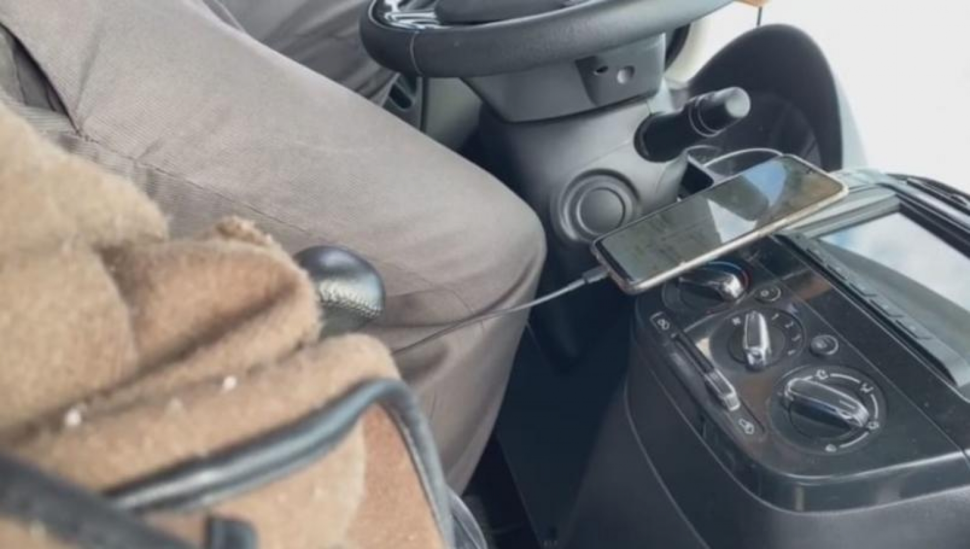 Transmite en vivo acoso de un chofer de Uber en León