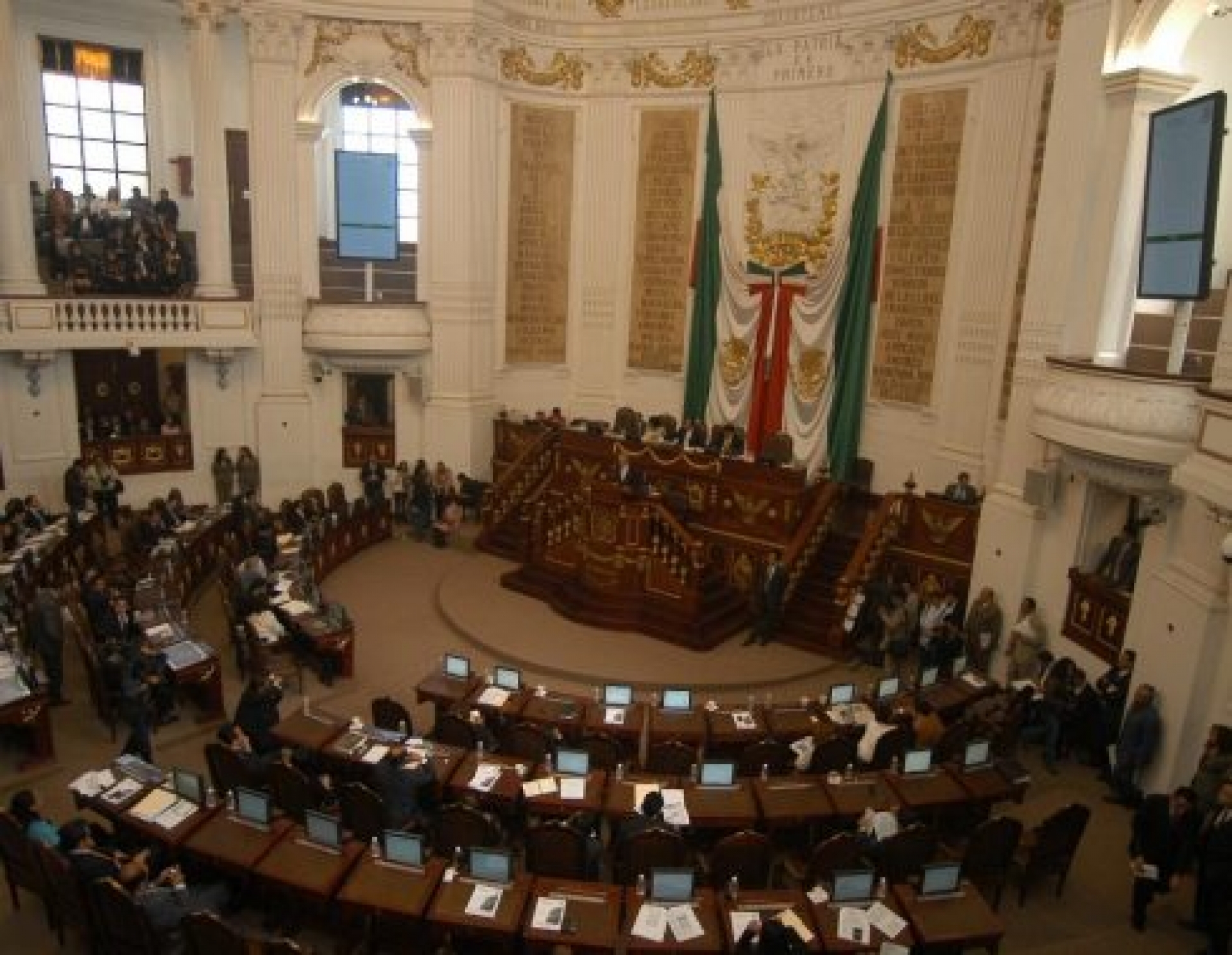 Diputados de la Ciudad de México cuestan más que diputados de España