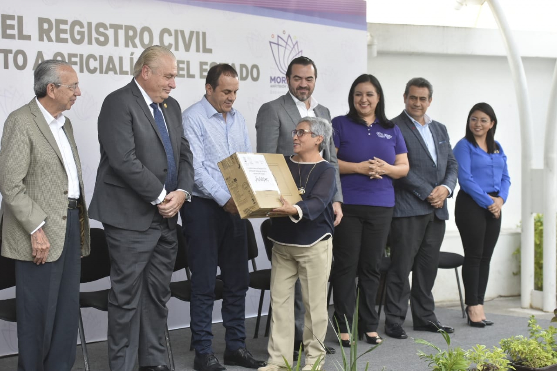 Entrega CBB equipo de cómputo a oficialías del Registro Civil