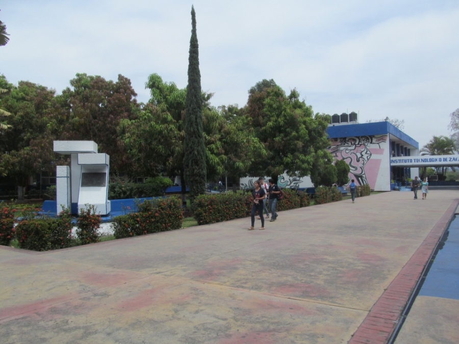 Denuncian estudiantes del ITZ ser víctimas de asaltos por la falta de alumbrado público en la zona