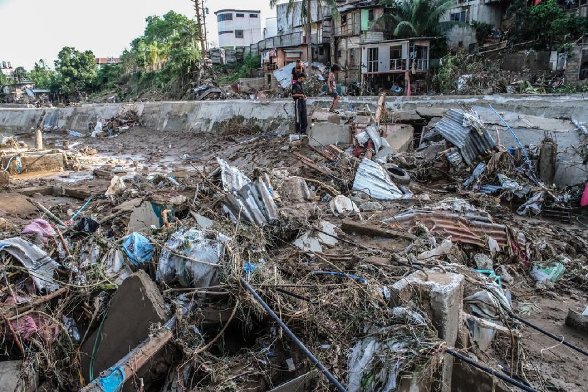 Tifón 'Kalmaegi' deja más de 100 muertos y 127 desaparecidos en Filipinas