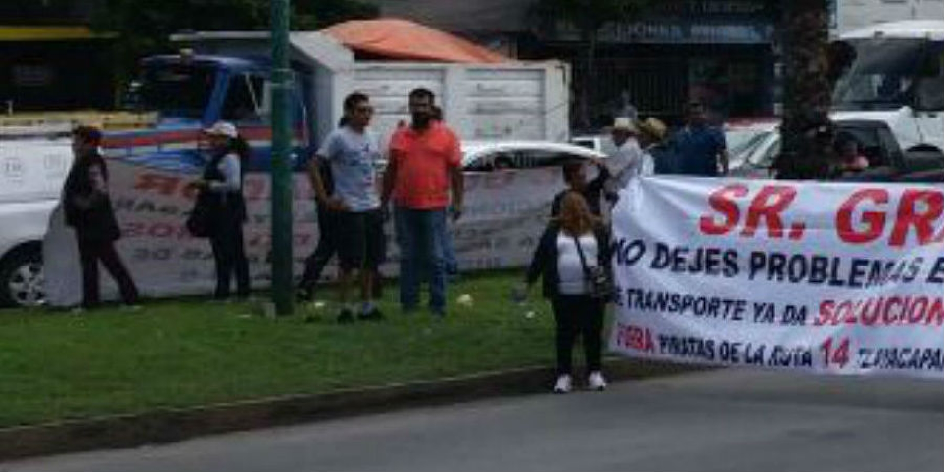 Transportistas bloquearon bulevar Cuauhnáhuac