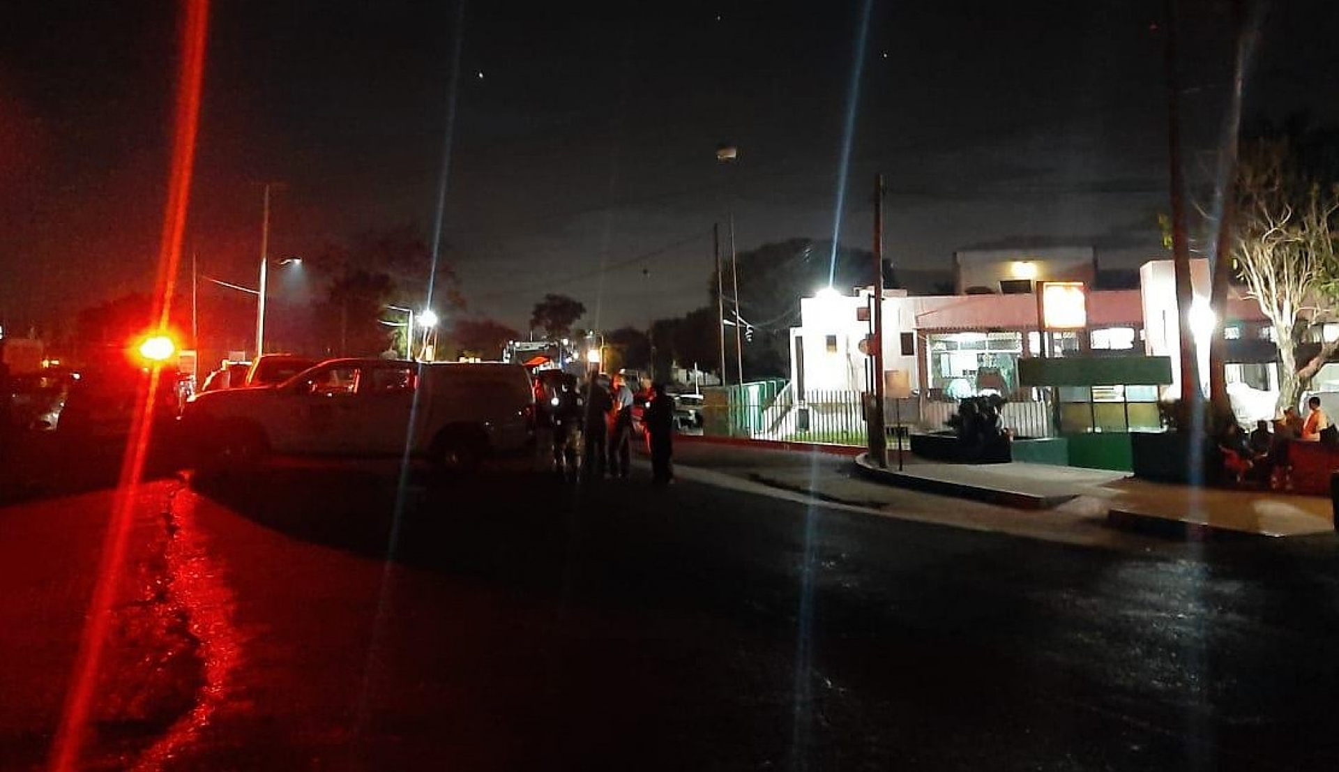 Fallece médico en incendio de camioneta, en Zacatepec