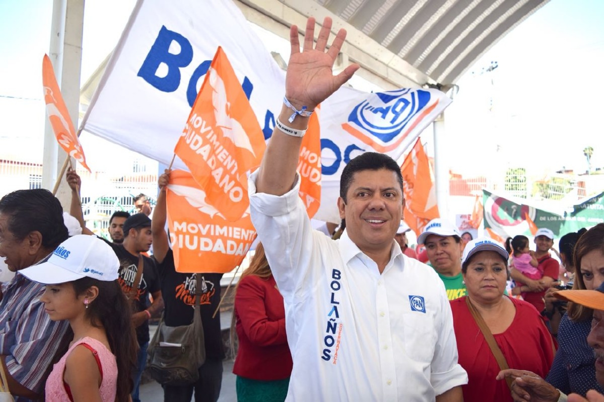 Bolaños Aguilar afirma estar en primer lugar en las encuestas