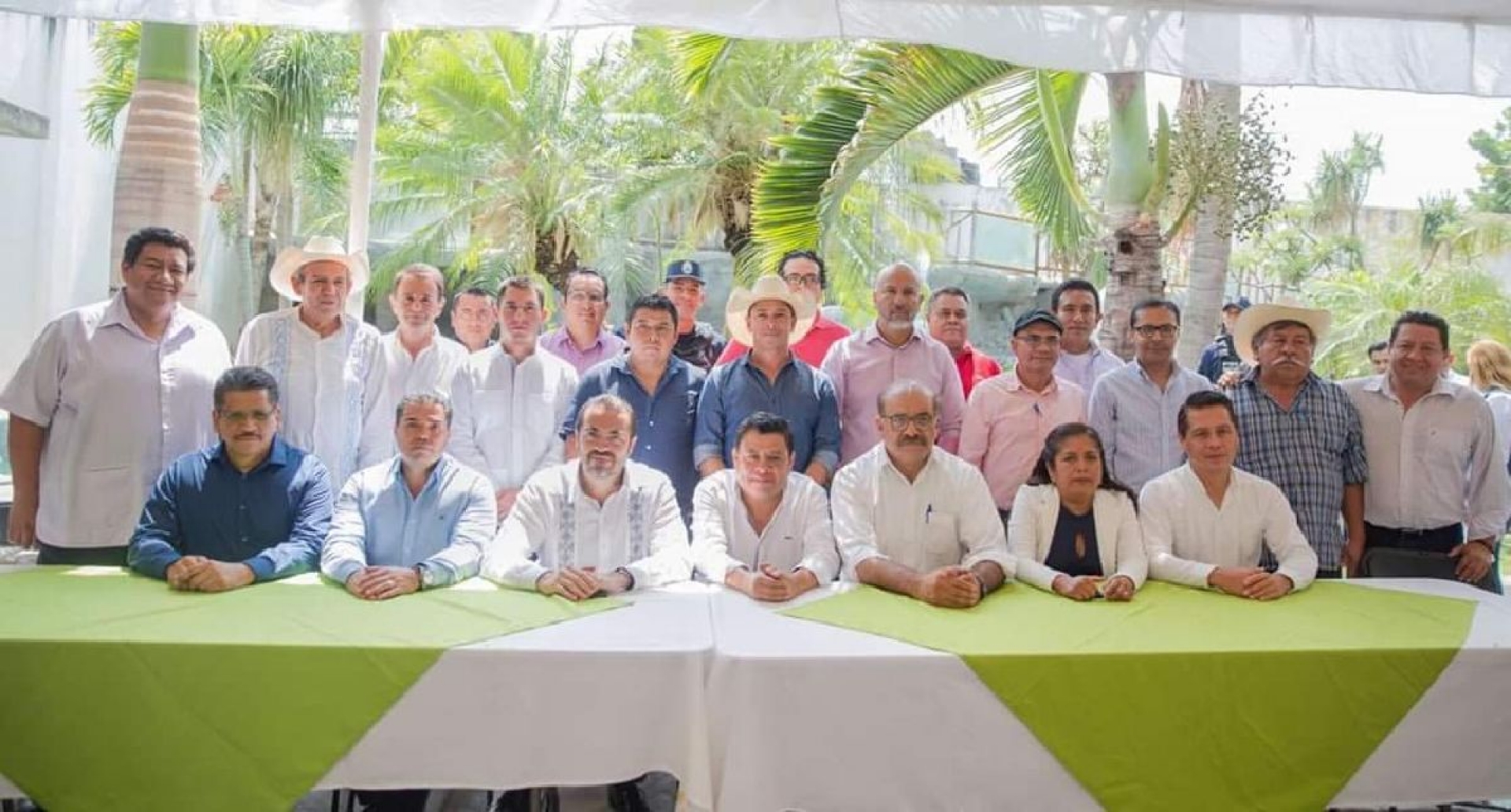 Sostienen el secretario de Gobierno y el alcalde de Jonacatepec reunión de trabajo