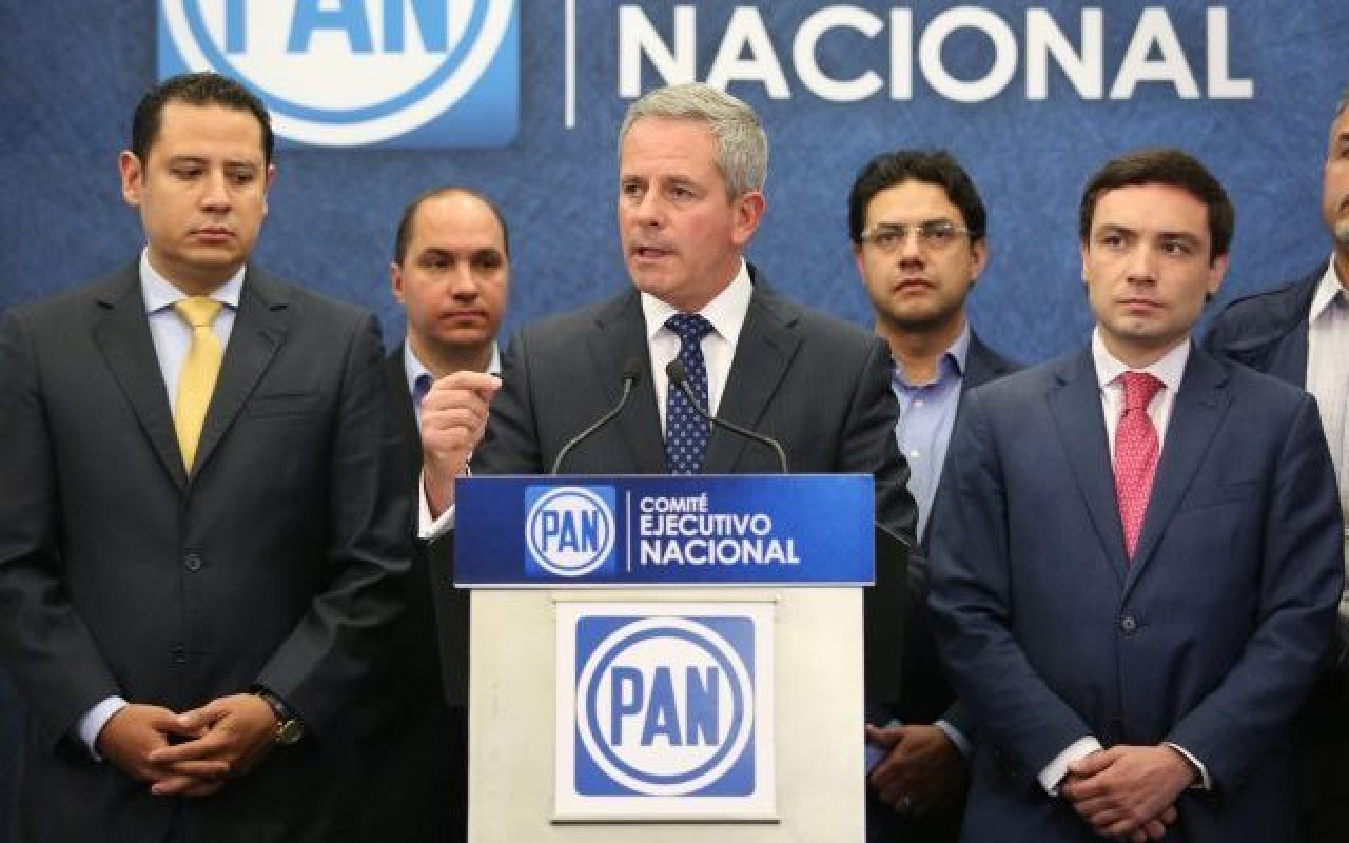 PAN revive discurso de Calderón: “AMLO es un peligro para México”