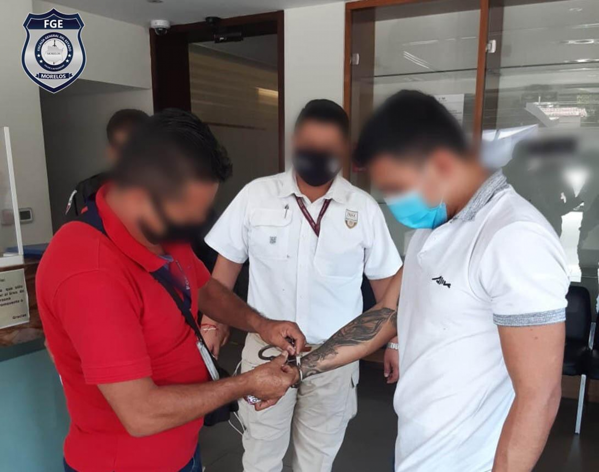 Entrega FGE al INM a joven de origen colombiano detenido en Mazatepec