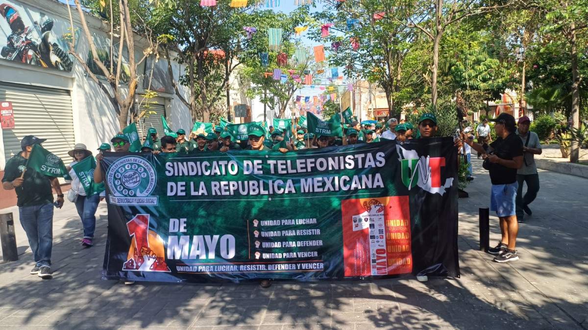 Marchan sindicatos en Jojutla para exigir derechos laborales