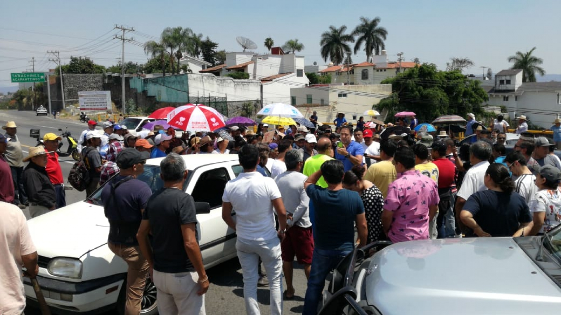 Habitantes de Acapantzingo protestaron y efectuaron bloqueo en el paso exprés