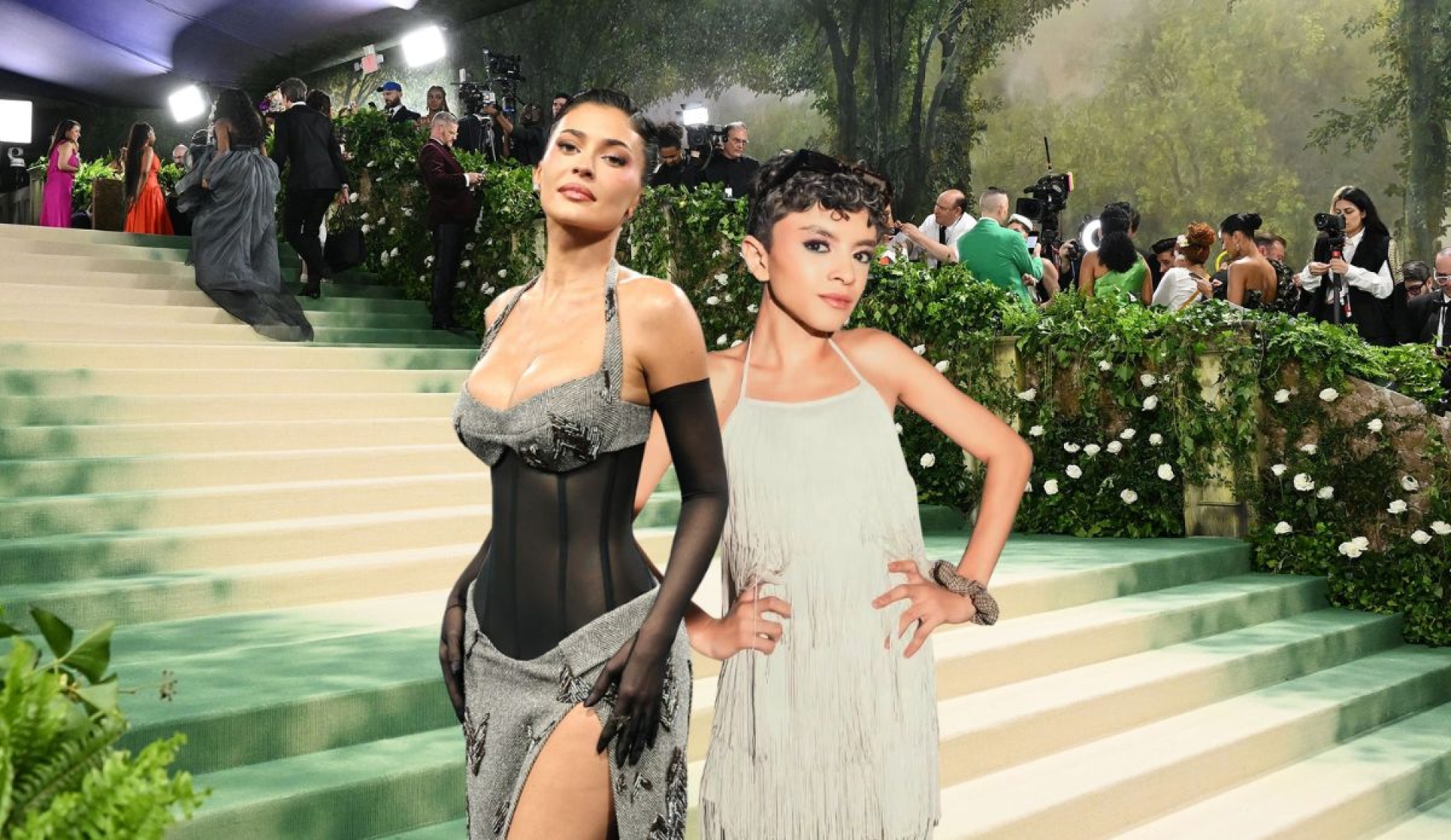 ¿Separadas al nacer? Kylie Jenner es comparada con 'La Venenito' tras su aparición en la Met Gala