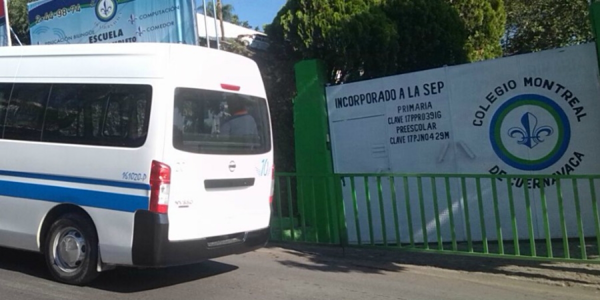 Lesiona auto pie a mujer que llevaba a sus hijos al colegio, en la Barona