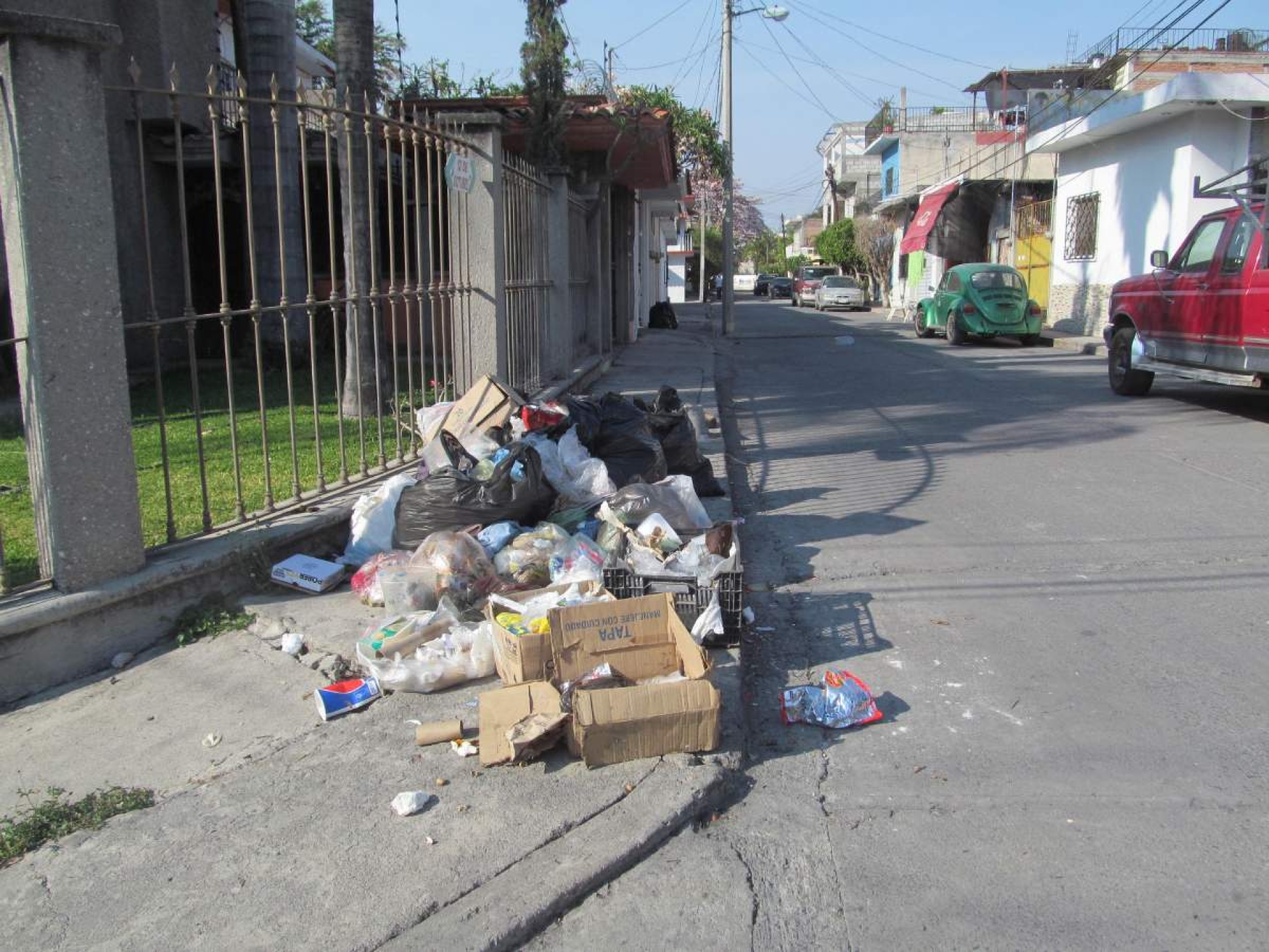 Demandan que pase con regularidad el camión de basura en colonia de Jojutla