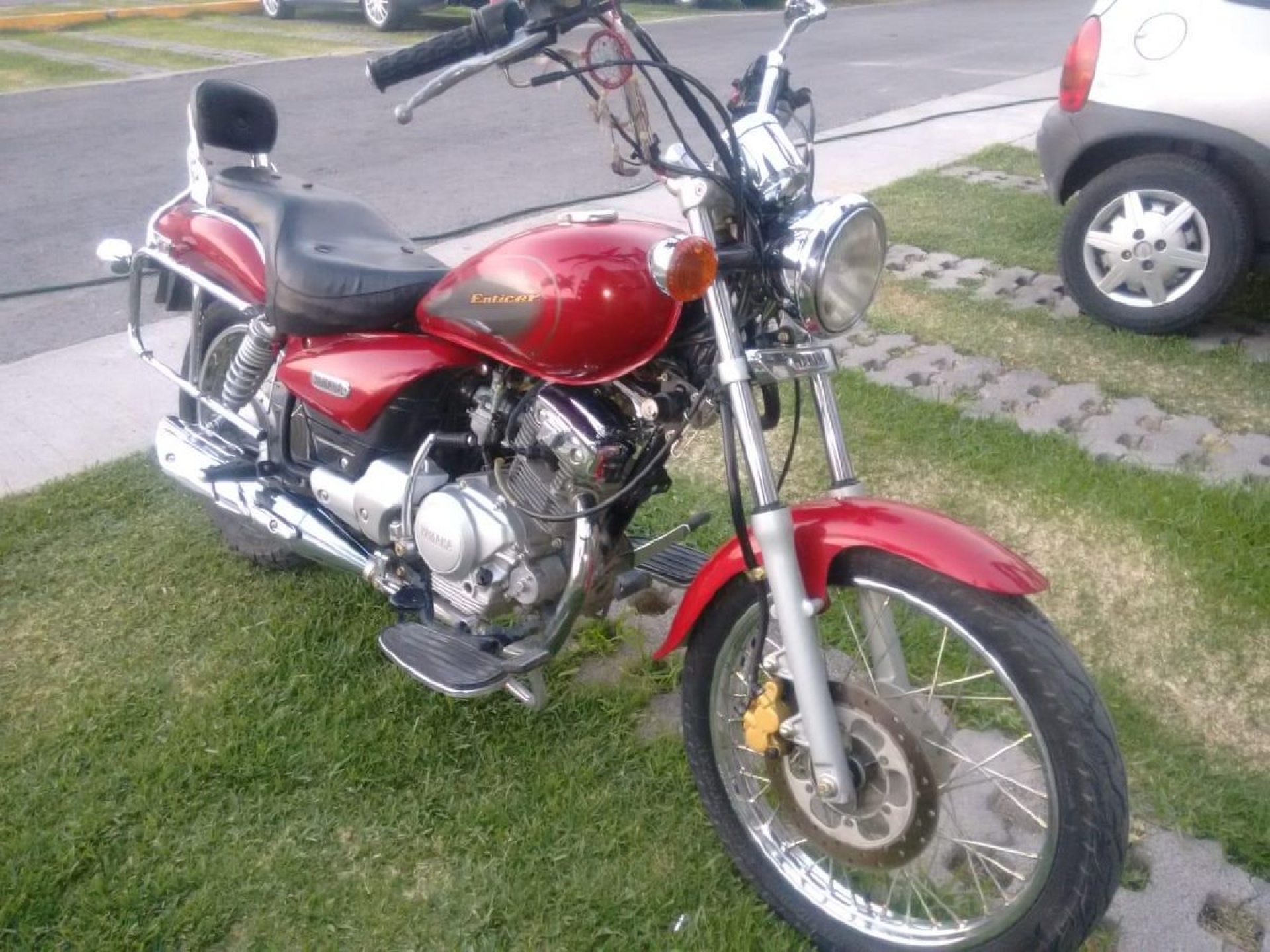 Roban una moto en la avenida Río Mayo