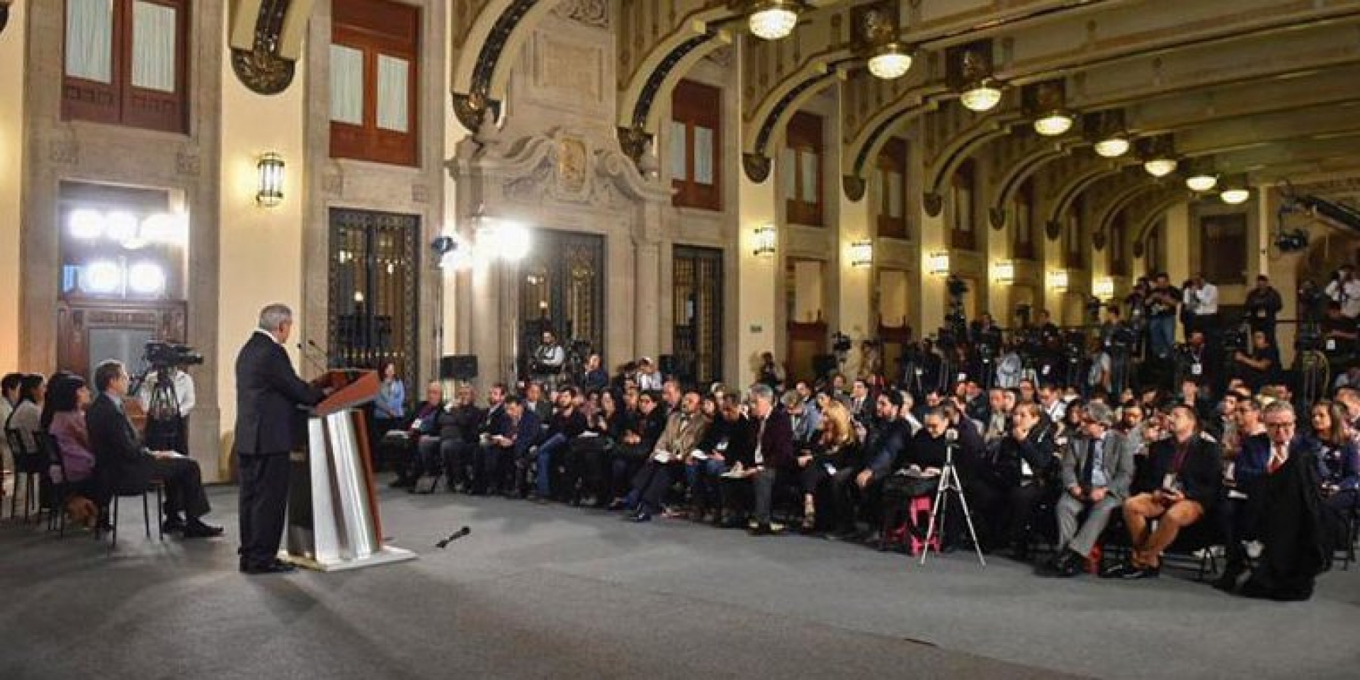 AMLO Paquete Económico 2020 basado en austeridad y eficiencia fiscal