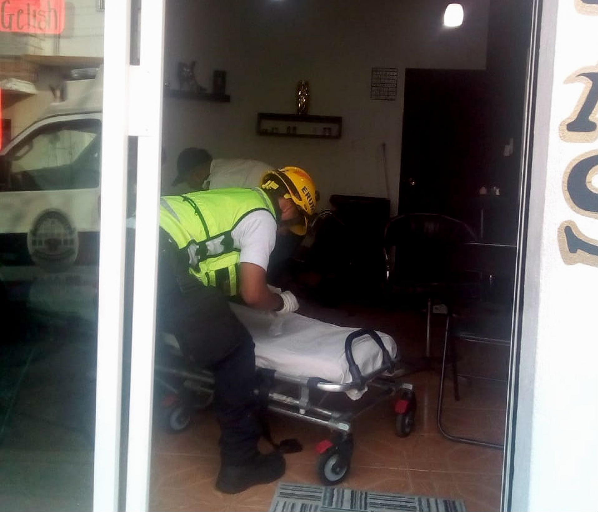 Disparan y hieren a joven en una estética, en la colonia Mártires del Río Blanco