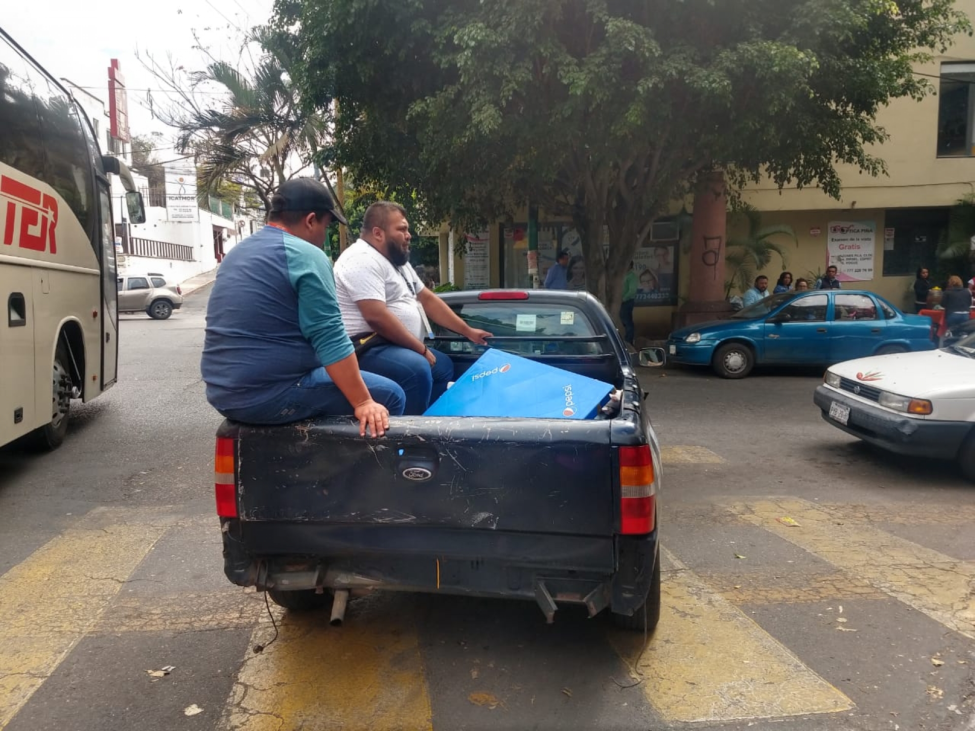 Retira ayuntamiento capitalino un puesto de tacos en la calle Cuauhtemotzin